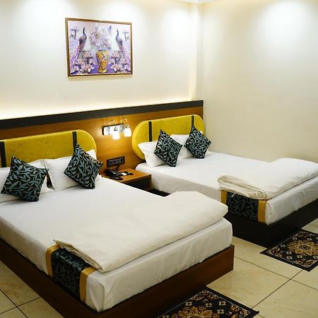 Hotel Shakuntla Palace - 400 Meters Away From Vishnu Pad Temple 7 Mins Walk 伽耶 外观 照片