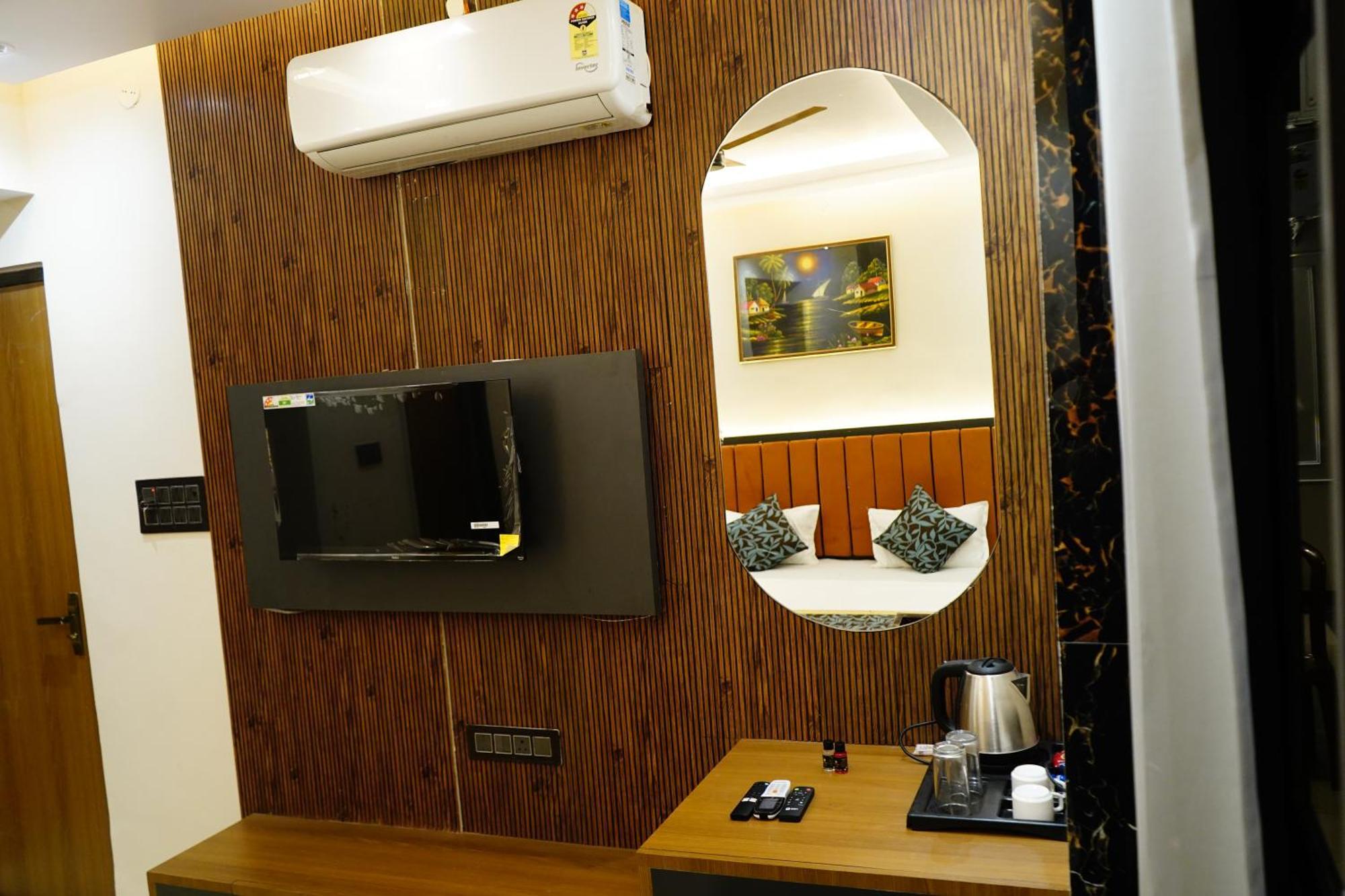 Hotel Shakuntla Palace - 400 Meters Away From Vishnu Pad Temple 7 Mins Walk 伽耶 外观 照片