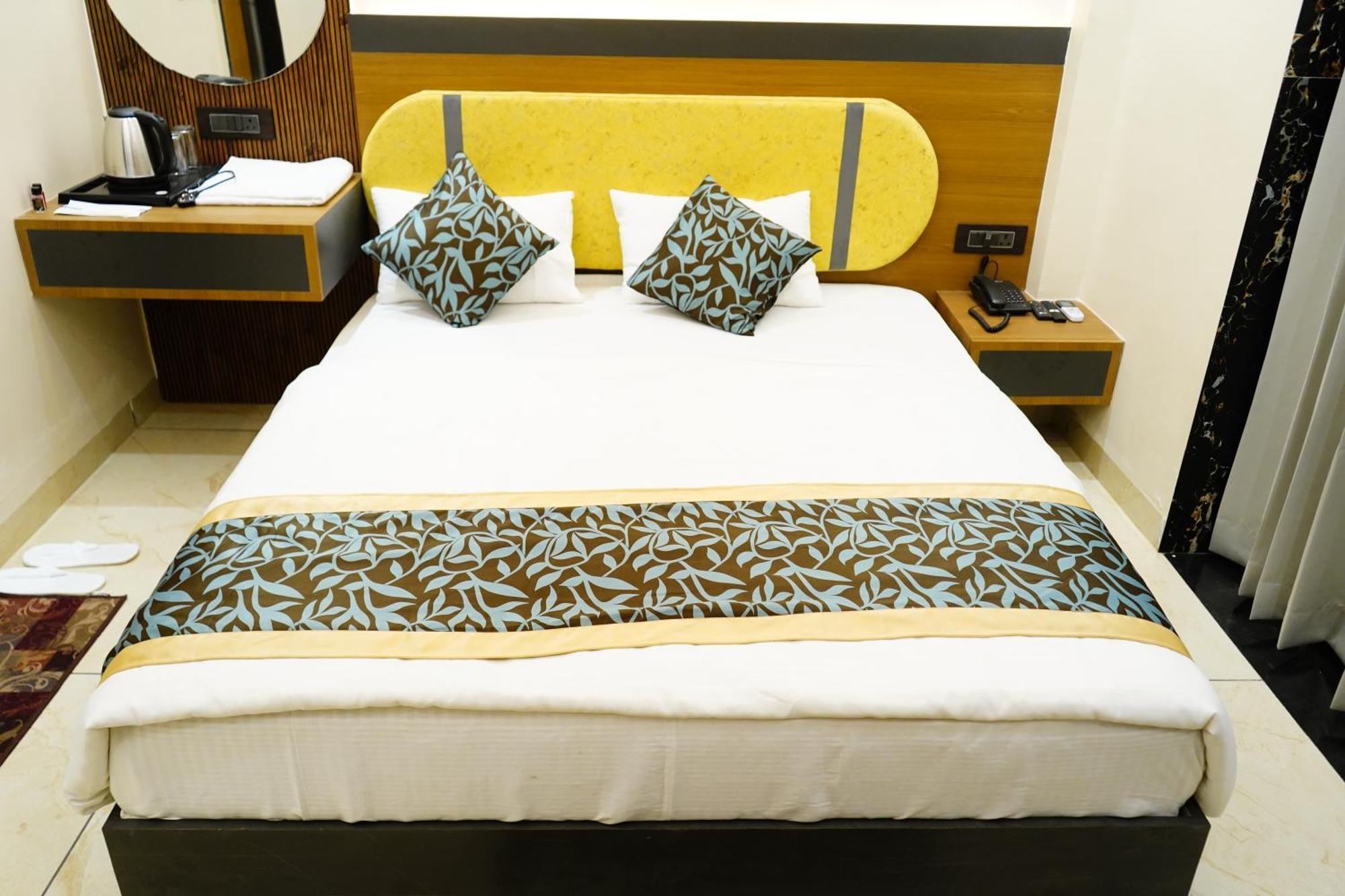 Hotel Shakuntla Palace - 400 Meters Away From Vishnu Pad Temple 7 Mins Walk 伽耶 外观 照片