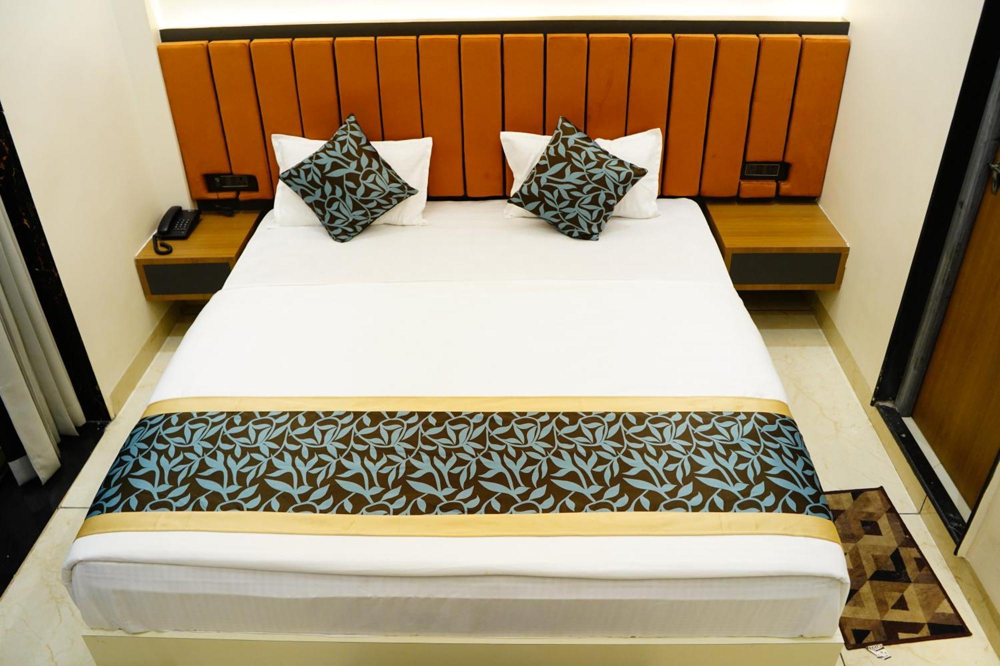 Hotel Shakuntla Palace - 400 Meters Away From Vishnu Pad Temple 7 Mins Walk 伽耶 外观 照片