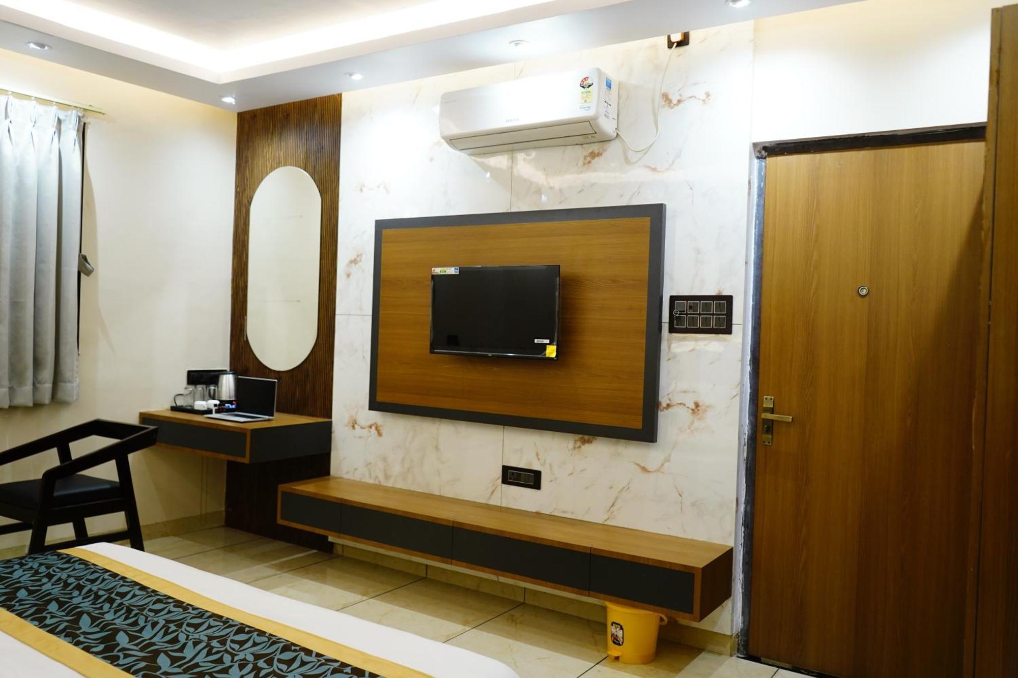 Hotel Shakuntla Palace - 400 Meters Away From Vishnu Pad Temple 7 Mins Walk 伽耶 外观 照片