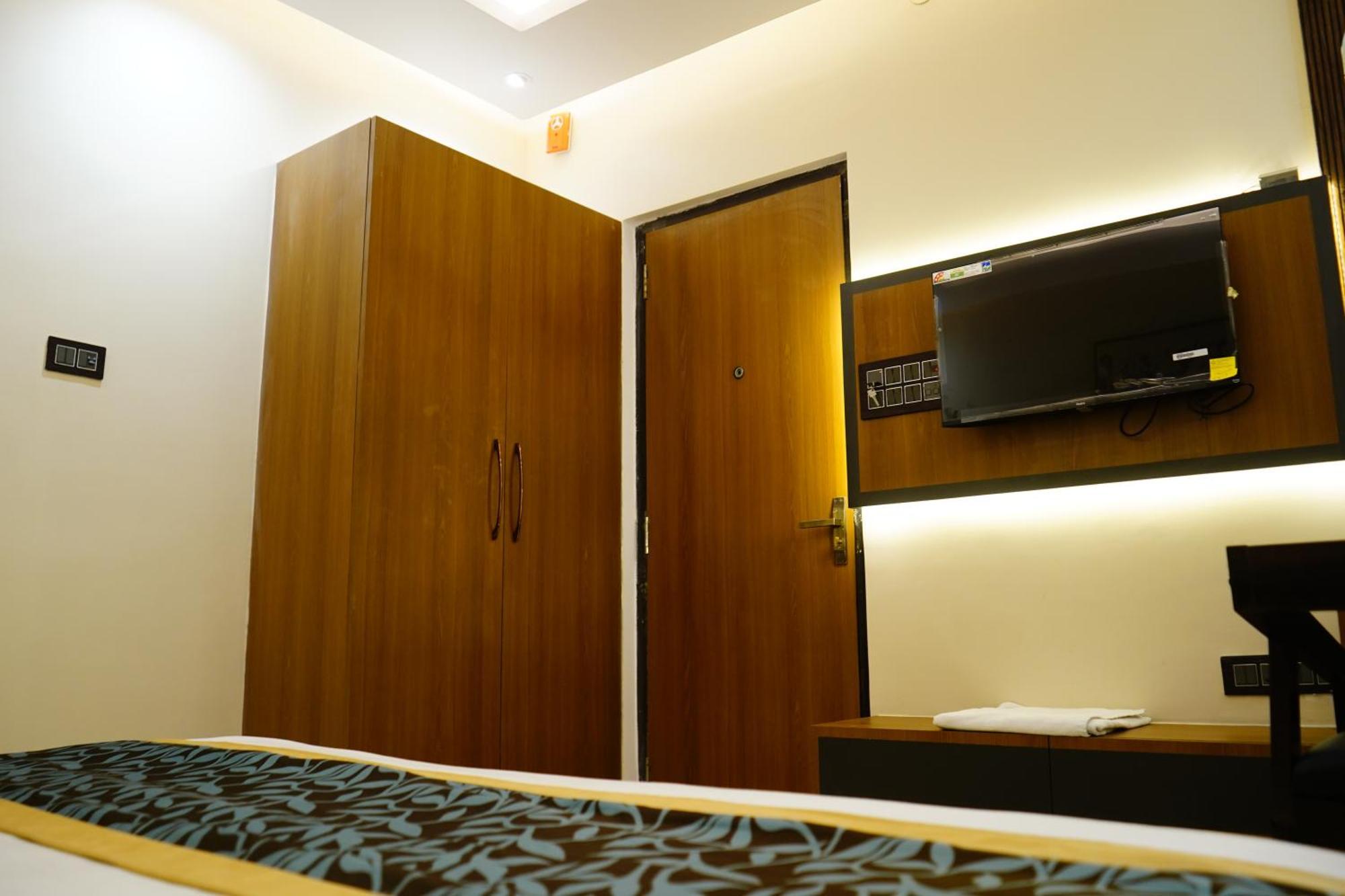 Hotel Shakuntla Palace - 400 Meters Away From Vishnu Pad Temple 7 Mins Walk 伽耶 外观 照片