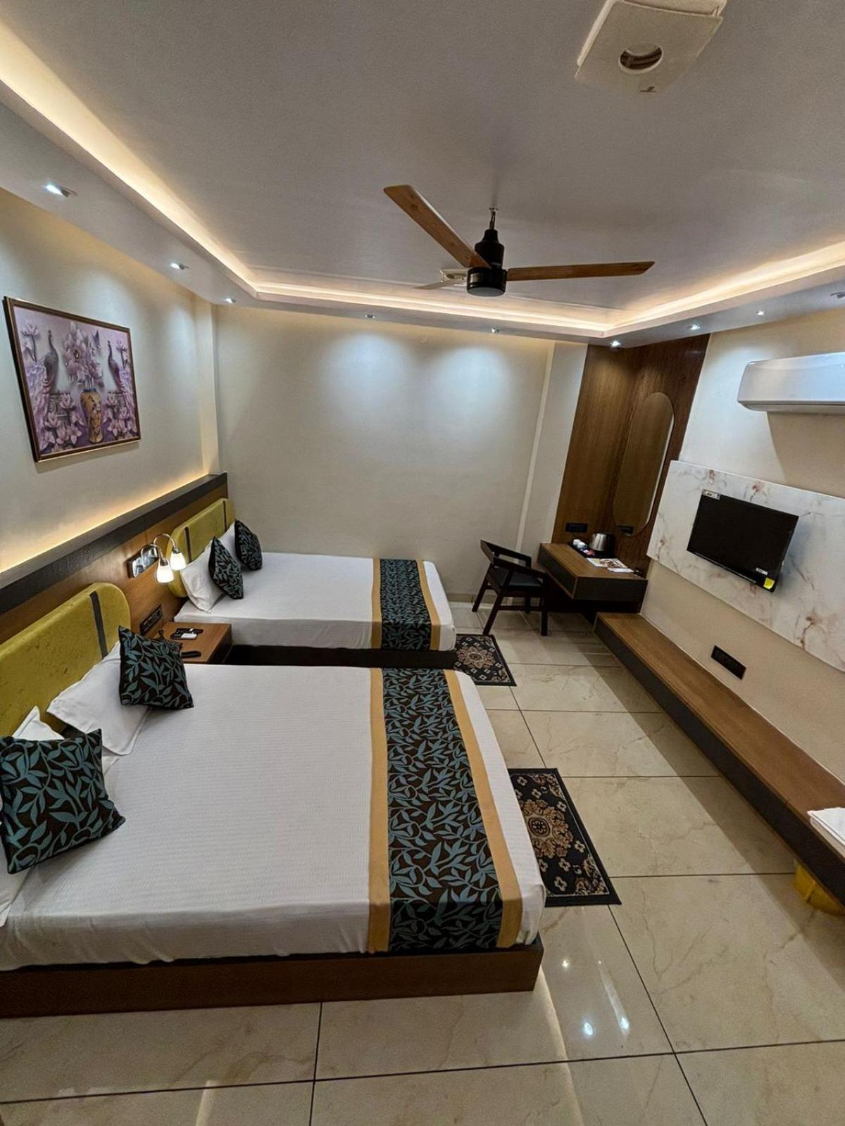 Hotel Shakuntla Palace - 400 Meters Away From Vishnu Pad Temple 7 Mins Walk 伽耶 外观 照片