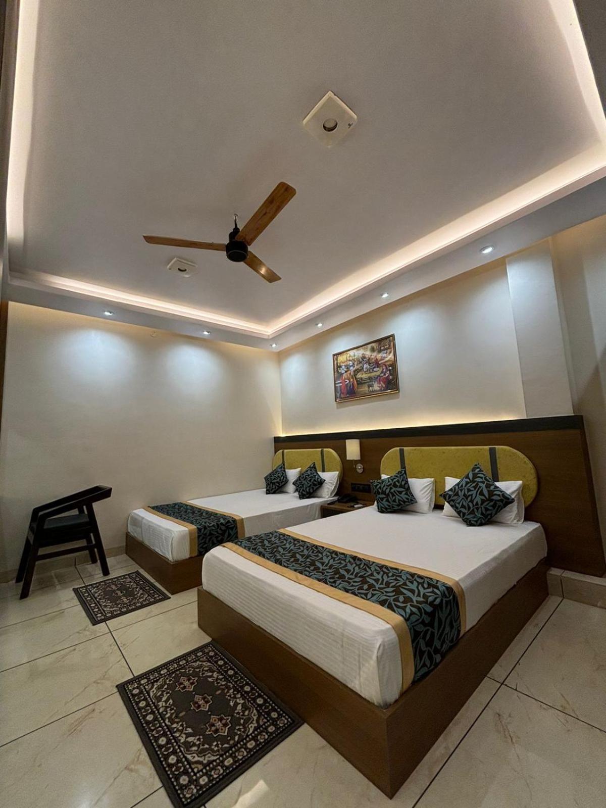 Hotel Shakuntla Palace - 400 Meters Away From Vishnu Pad Temple 7 Mins Walk 伽耶 外观 照片