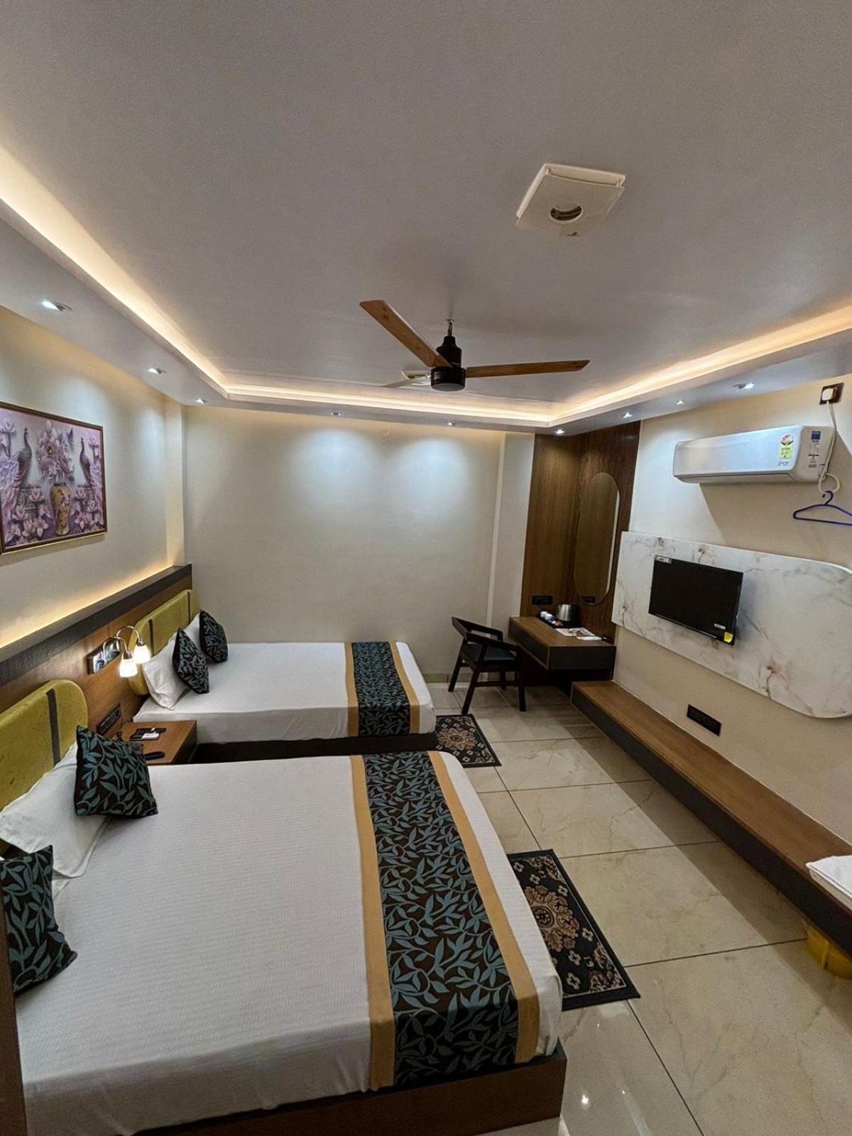 Hotel Shakuntla Palace - 400 Meters Away From Vishnu Pad Temple 7 Mins Walk 伽耶 外观 照片
